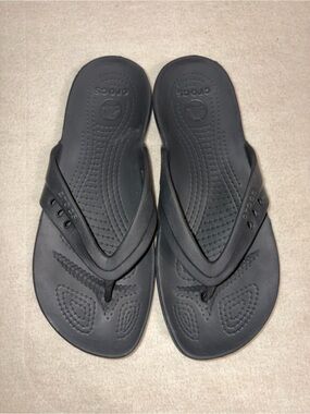 Crocs Kadee II Flip Black Sandals Size 7 Women’s